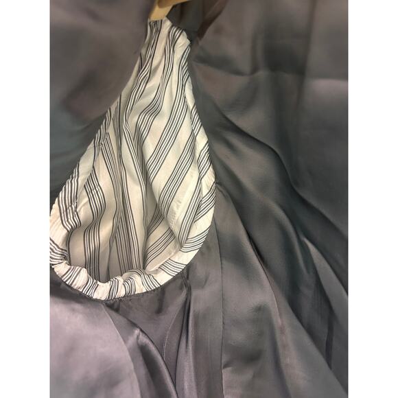 Brooks Brothers 1818 Collection men’s blazer in a gray pinstripe wool - Picture 6 of 16